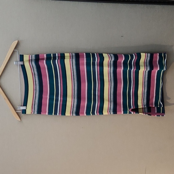 Maeve Pencil Skirt Size Medium - Picture 2 of 12